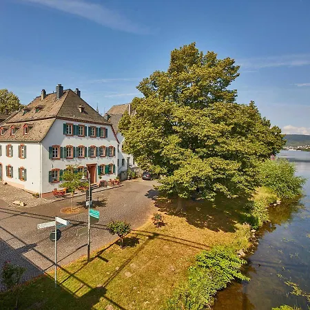 Neu!!! Moselbleibe Uferallee * Commune fusionnée de Bernkastel-Kues