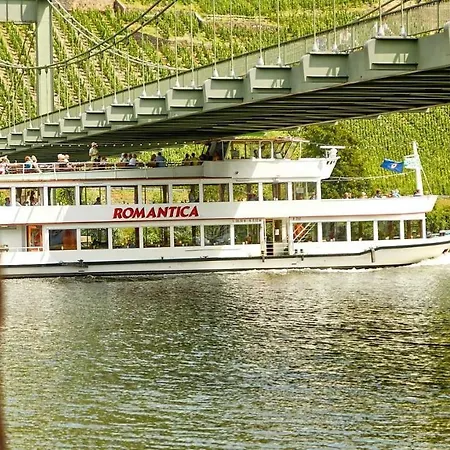 Neu!!! Moselbleibe Uferallee 아파트 *