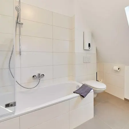 Neu!!! Moselbleibe Uferallee