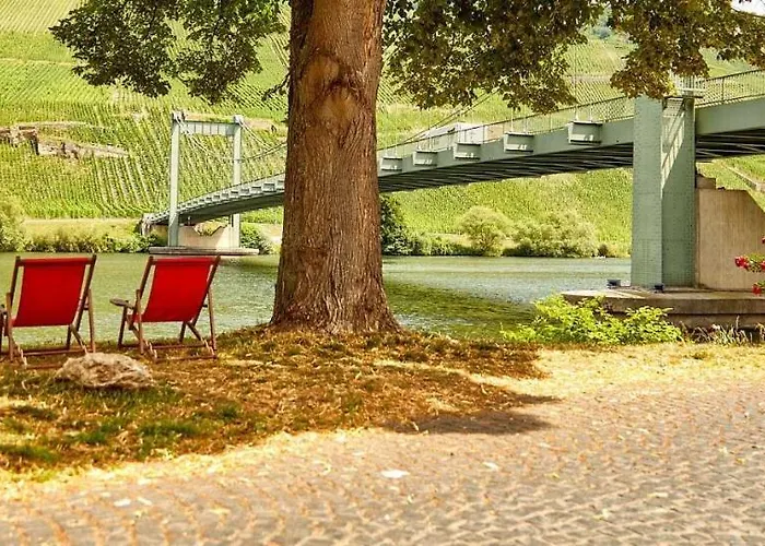 Neu!!! Moselbleibe Uferallee 아파트 *