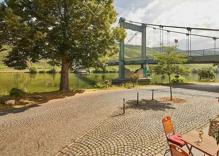 Neu!!! Moselbleibe Uferallee アパート ベルンカステル・クース