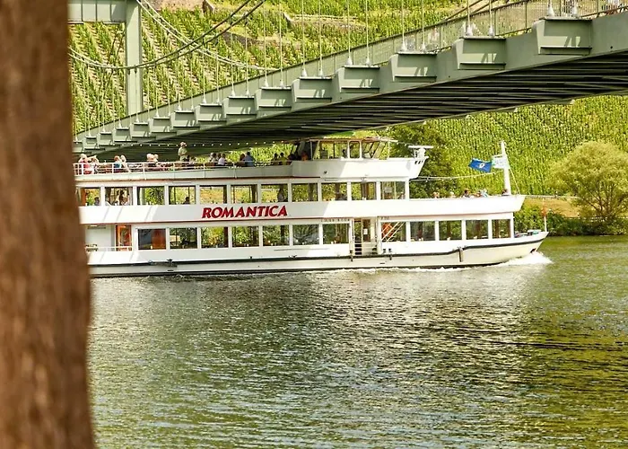 Neu!!! Moselbleibe Uferallee 아파트 *