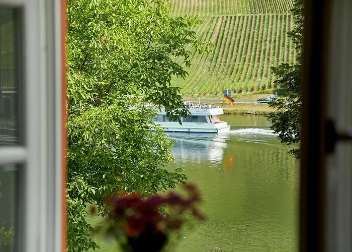 アパート Neu!!! Moselbleibe Uferallee ベルンカステル・クース